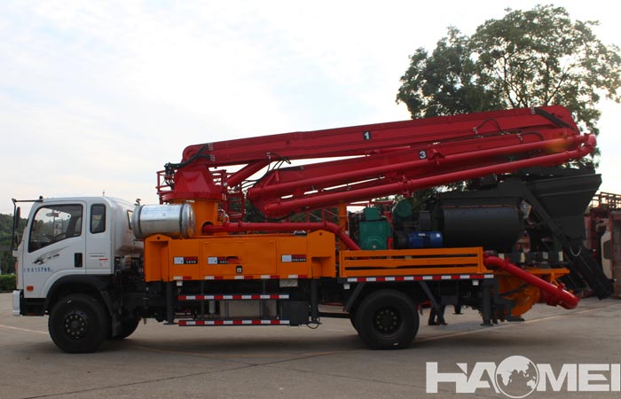 Concrete boom pump truck